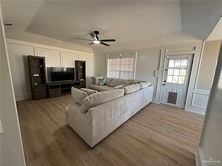 2401 N Mayberry Rd — Photo 10