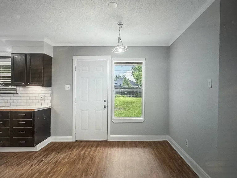 928 Duty Ave — Photo 5