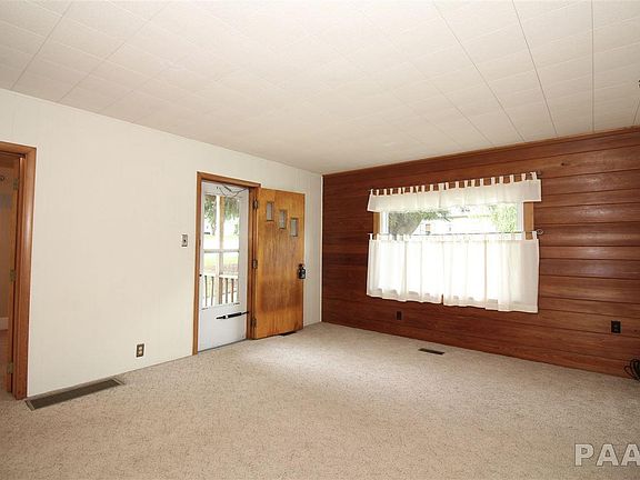 4th image of 208 E Lincoln St #75