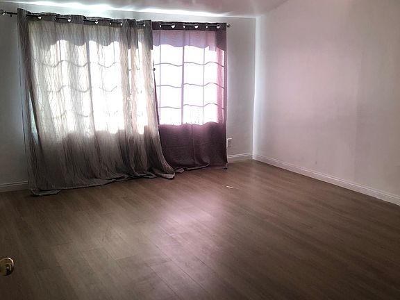 2nd image of 417 Park Ave