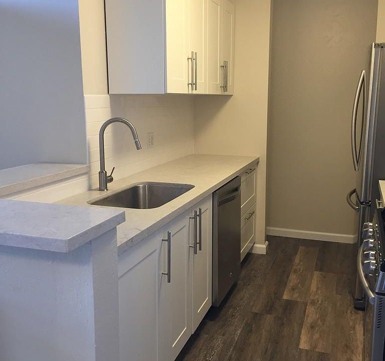 1st image of 210 Larkspur Plaza Dr #210