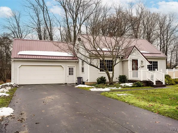 1627 Baxter Ave, Alden, NY 14004