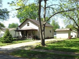 1007 S First, Benton, IL 62812