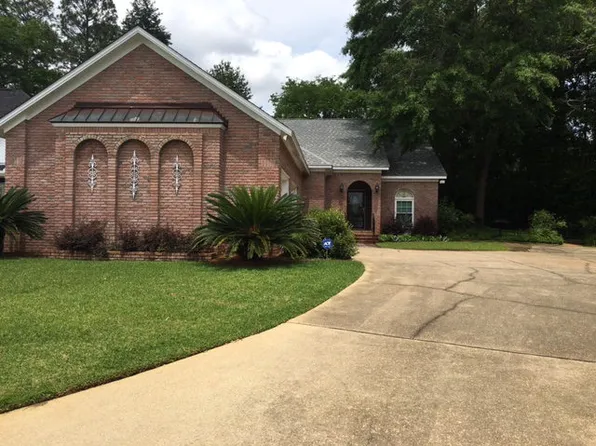 10 Ballestone Ct, Dothan, AL 36301