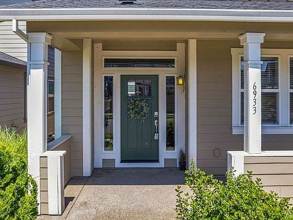 2nd image of 6933 SE Tamarack St