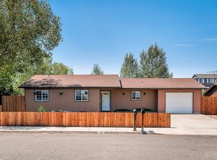725 SW 26th St, Redmond, OR 97756