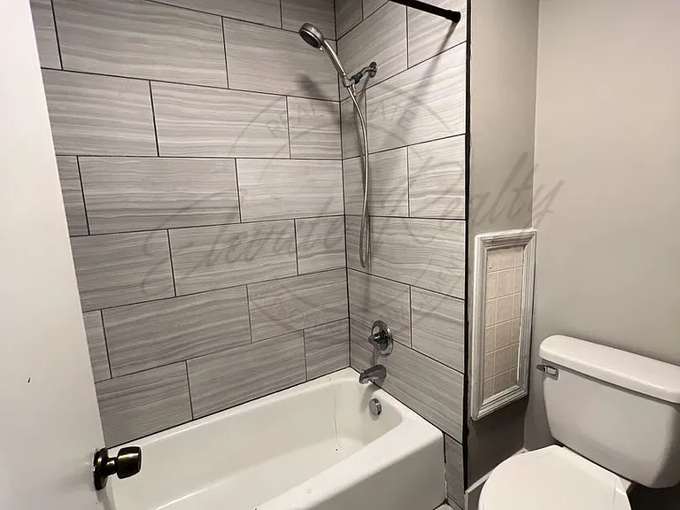 555 N Dupont Ave #A6 — Photo 14