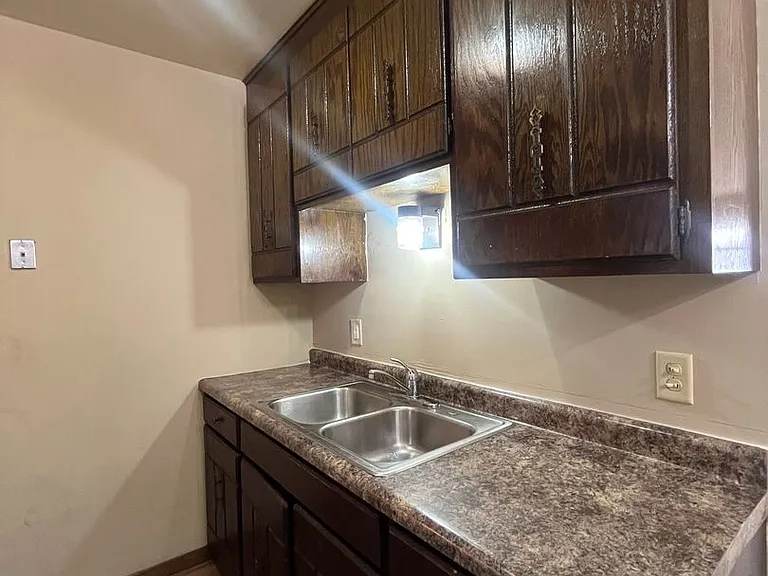 83 Arlington Ave West — Photo 4