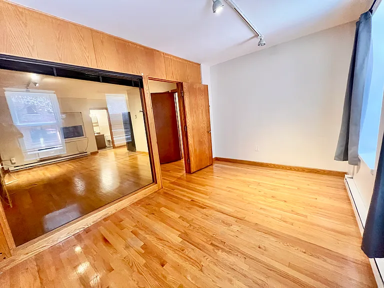 5 Thacher Ct #1 — Photo 7