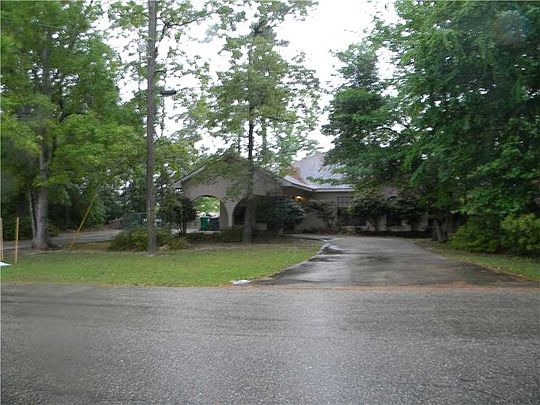 2nd image of 287 Oakwood Dr
