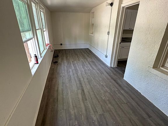 4th image of 233 Gordon St Floor 2