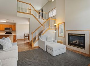 2440 Oakridge Cir, Hudson, WI 54016