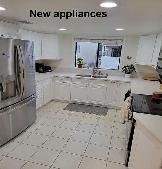 1st image of 3926 La Jolla Village Dr