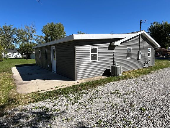3rd image of 4109 N Rosewood Ave