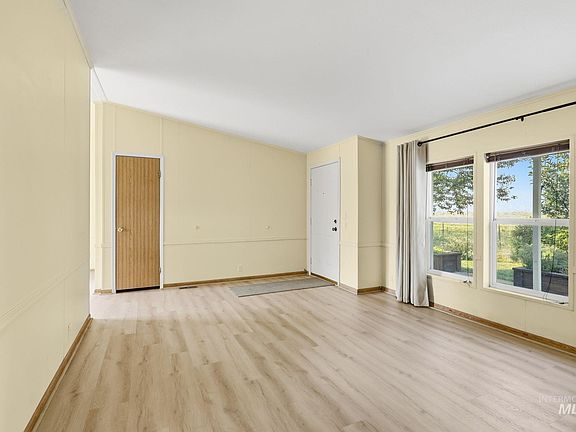 3rd image of 3110 Star Ln