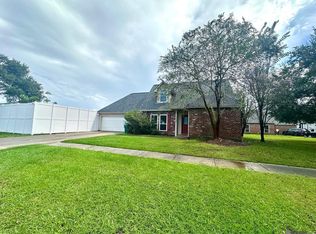17240 Rennes Rd, Prairieville, LA 70769
