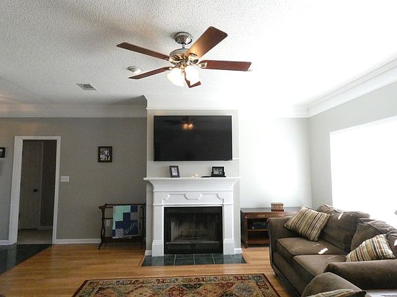 5th image of 147 Paloma Dr