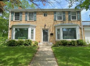 880 E Silver Spring Dr, Whitefish Bay, WI 53217