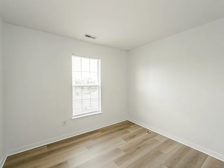 1429 New Haven Ct — Photo 41