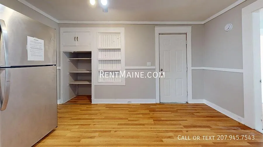 3 bed, 926 sqft, $1,650 — Photo 3