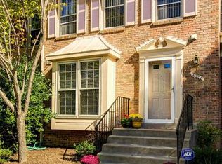 6208 Walkers Croft Way, Alexandria, VA 22315