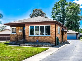 11059 Shelley Ct, Westchester, IL 60154