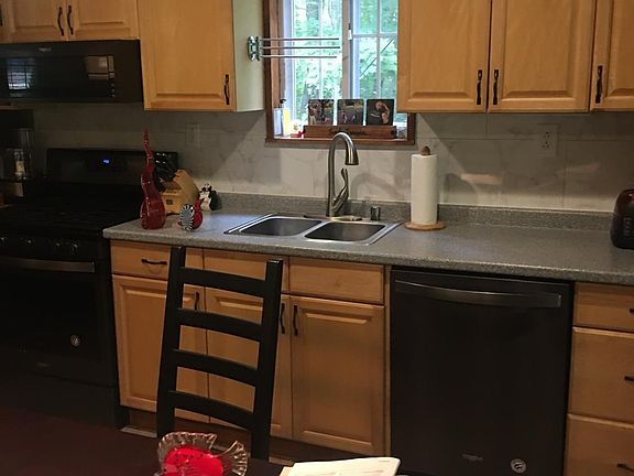 4th image of 403 Deerpark Dr