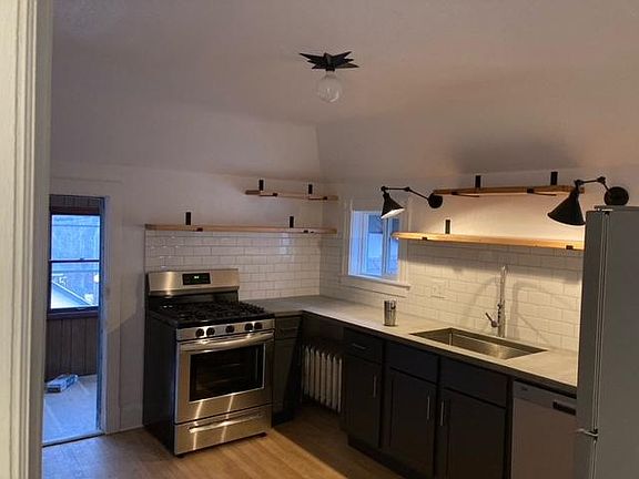 4th image of 1675 Dayton Ave #2