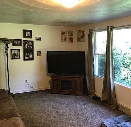 3rd image of 3767 Newton Ct