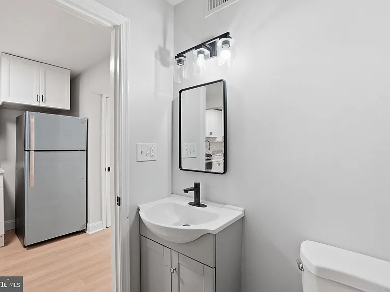 1250 Queen St NE #1 — Photo 14