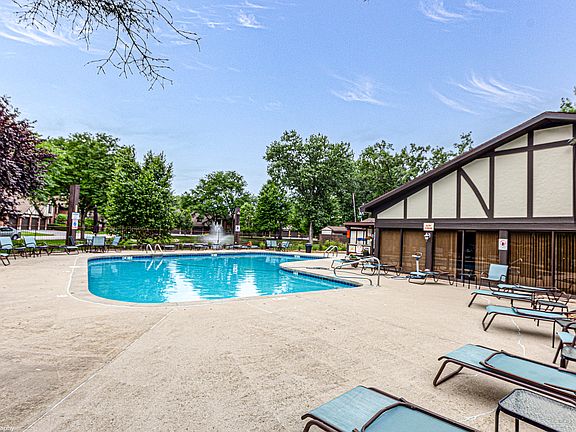 4th image of 8127 Chestnut Dr #58C