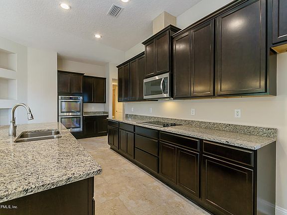 5th image of 3927 Arbor Mill Cir