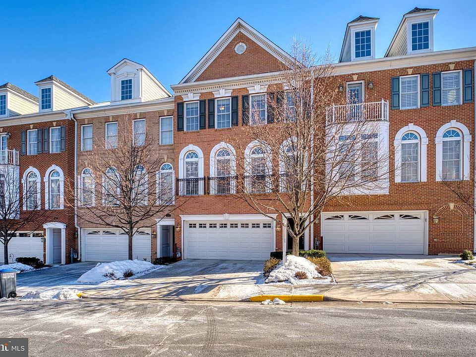 1st image of 4071 Clovet Dr #13