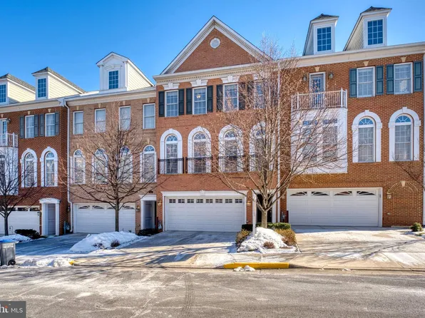 4071 Clovet Dr #13, Fairfax, VA 22030