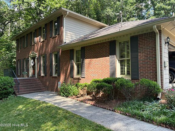 4th image of 3975 White Oak Lane SW
