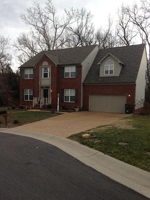Beautiful 5 Bedroom and 3-1/2 Bath Home in a Cul-De-Sac
