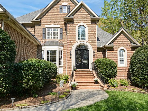 2nd image of 6121 Carlyle Dr