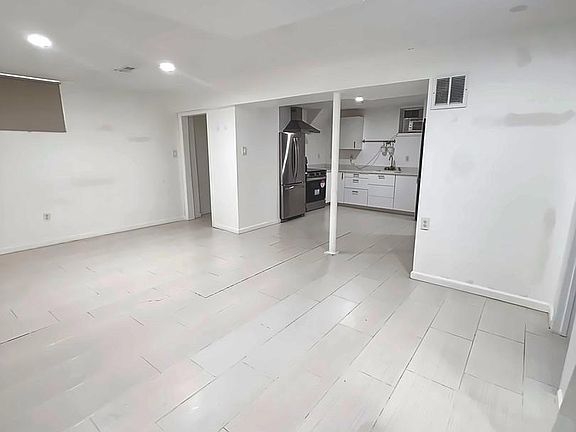 5th image of 9204 5th St