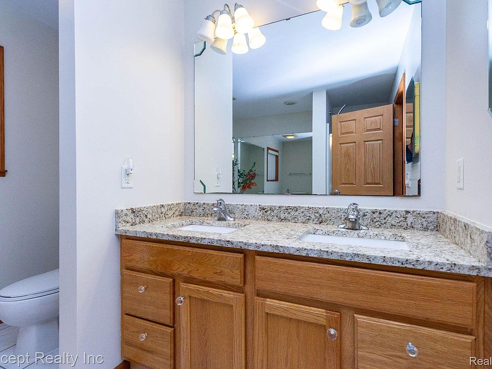 1488 Brookline St, photo 22