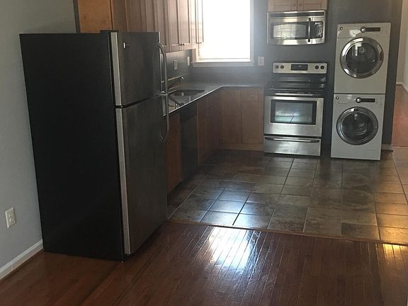 Dinette and kitchen 
