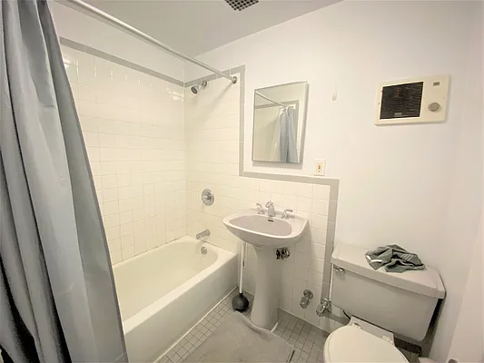 Rented by Douglas Elliman | media 19