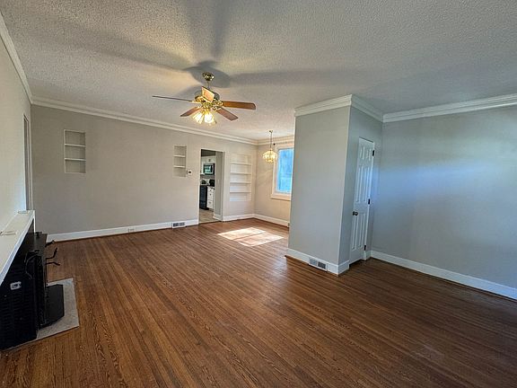 2nd image of 418 W Charlotte Ave