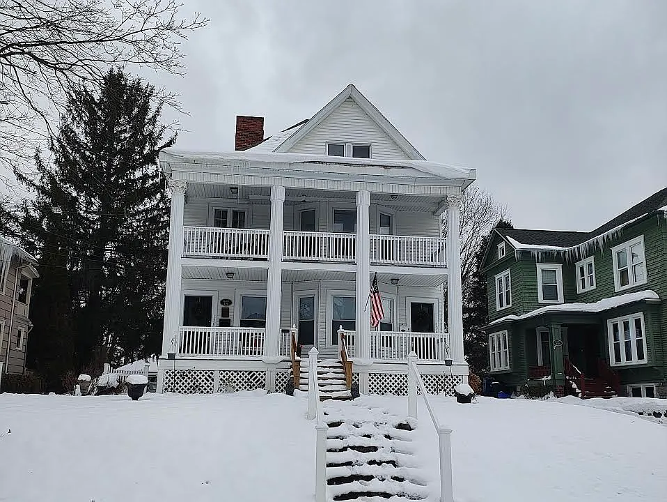 Stately Strathmore With Private Garage. New Spring Picture coming.