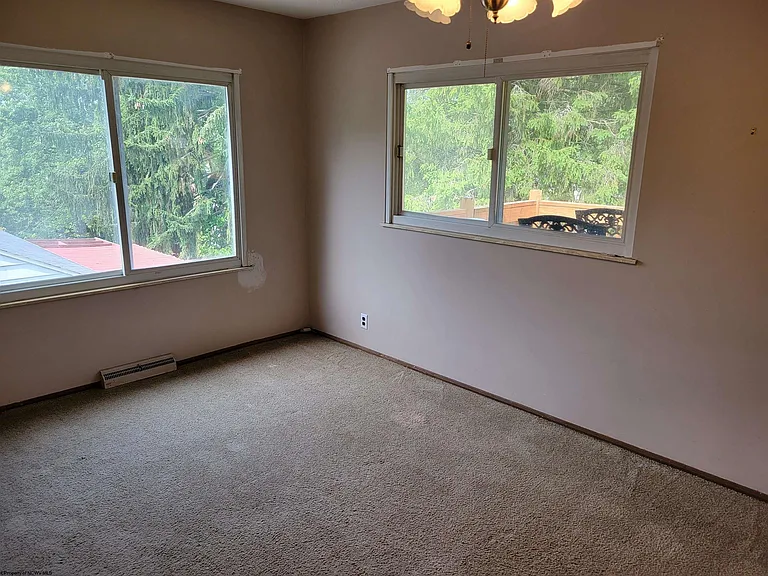 929 Garrison Ave — Photo 3