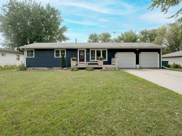 110 Louisiana Ave SW, Orange City, IA 51041