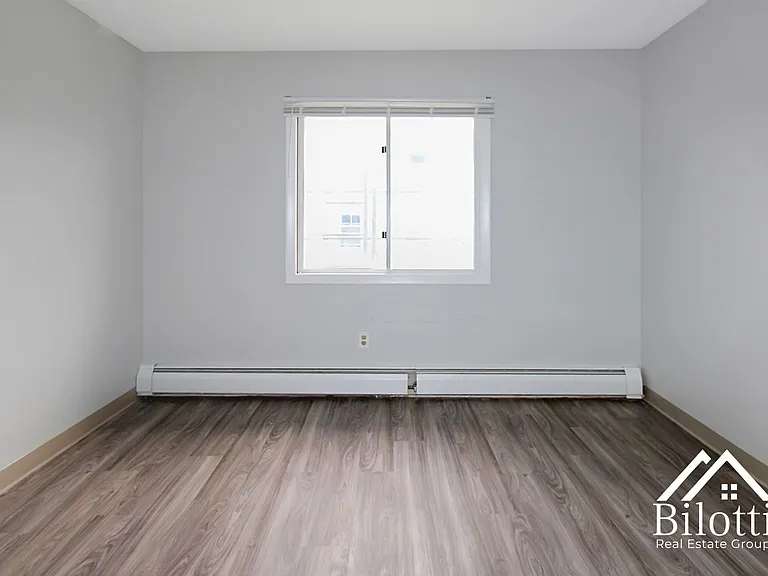 311 Jencks St — Photo 23