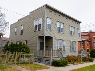 39 Walton St, Saratoga Springs, NY 12866