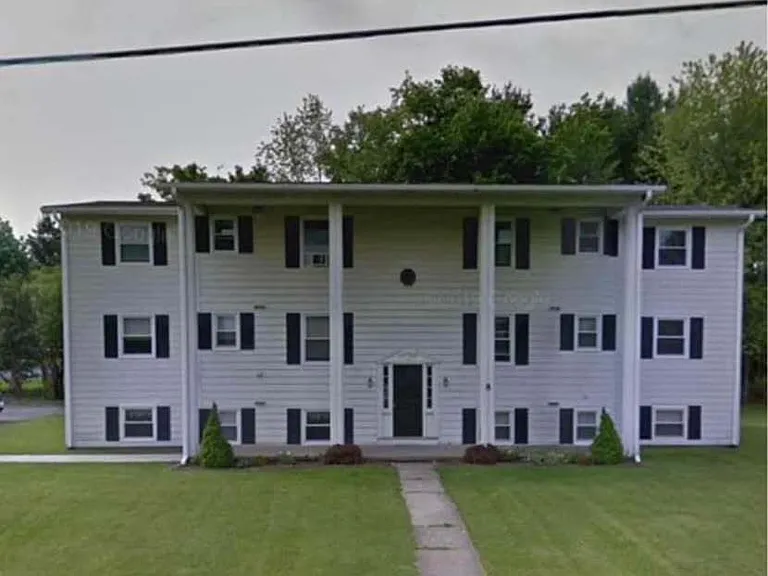 8 Blauvelt Dr — Photo 1