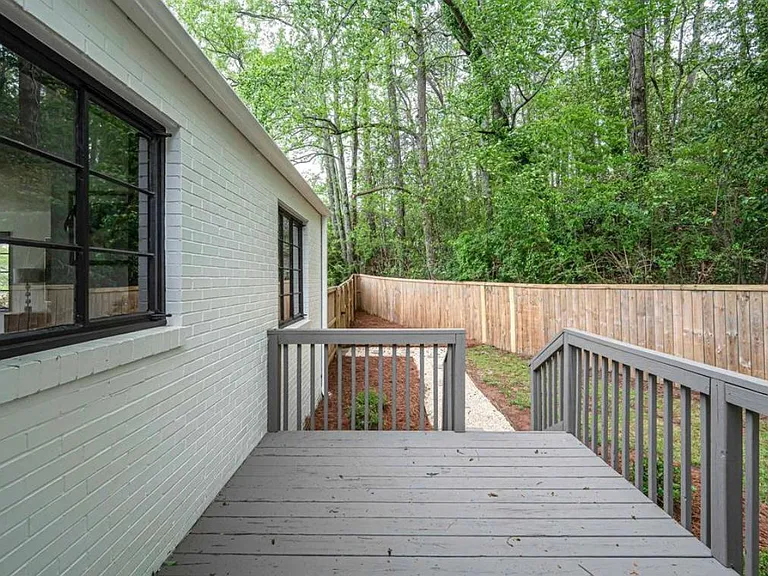 1300 Cresthill Rd — Photo 8