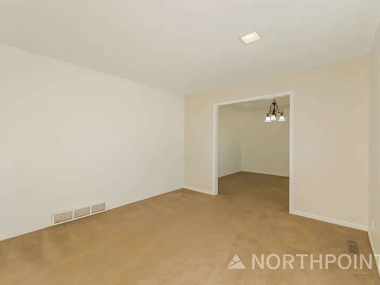 15045 Switzer Rd — Photo 12